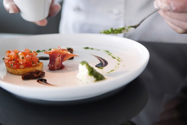 Scenic Luxury Cruises & Tours Table Le Rive 1.jpg